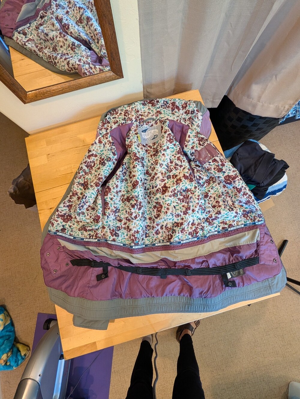 Burton Winter Coat For Snow Fun And Snowboarding - Picture 8 of 16